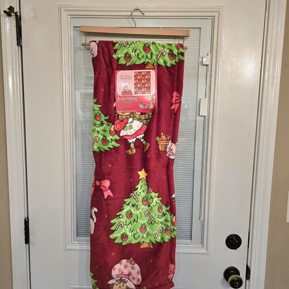 Strawberry Shortcake Christmas Blanket